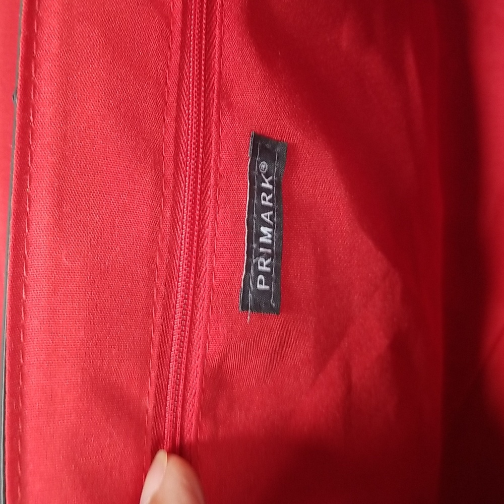 Red Handbag with Straps, Crocodile Pattern, Tiger Head Design Snap Closure NWOT - Picture 9 of 13